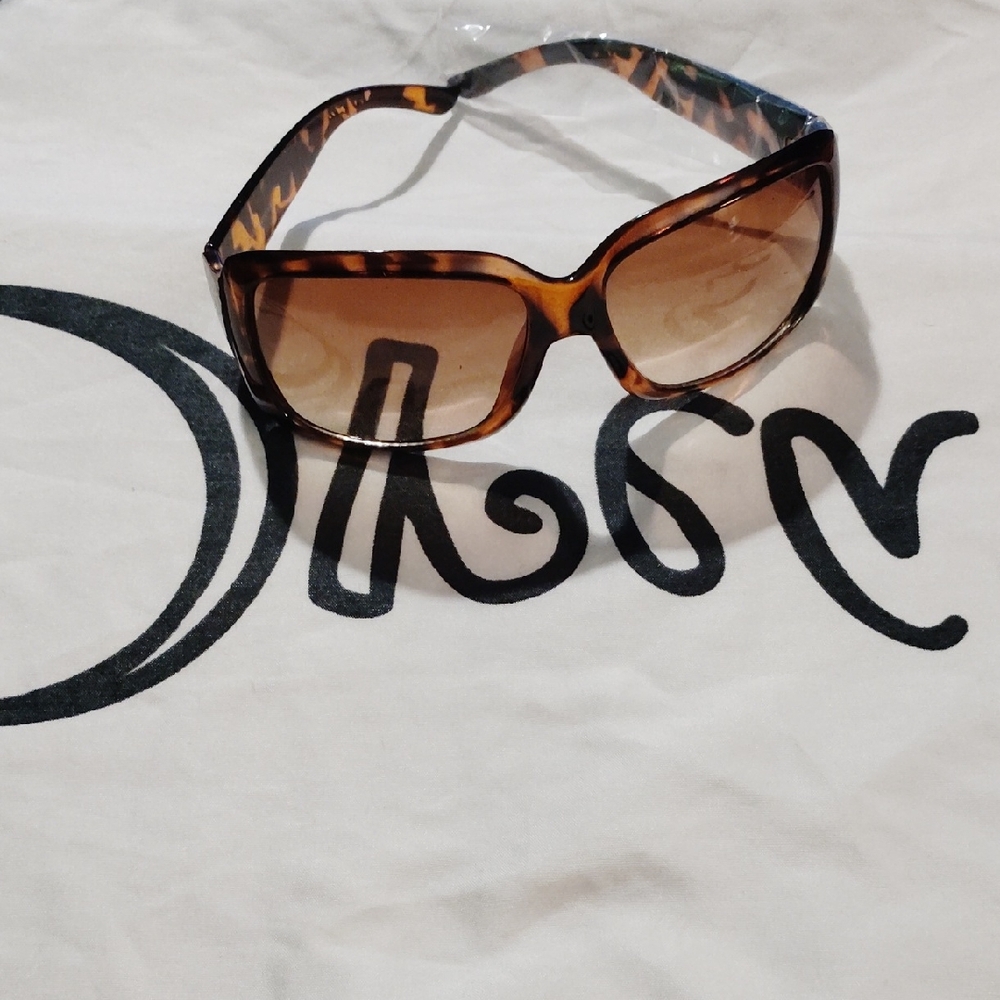 Tortoiseshell Sunglasses - Picture 1 of 7